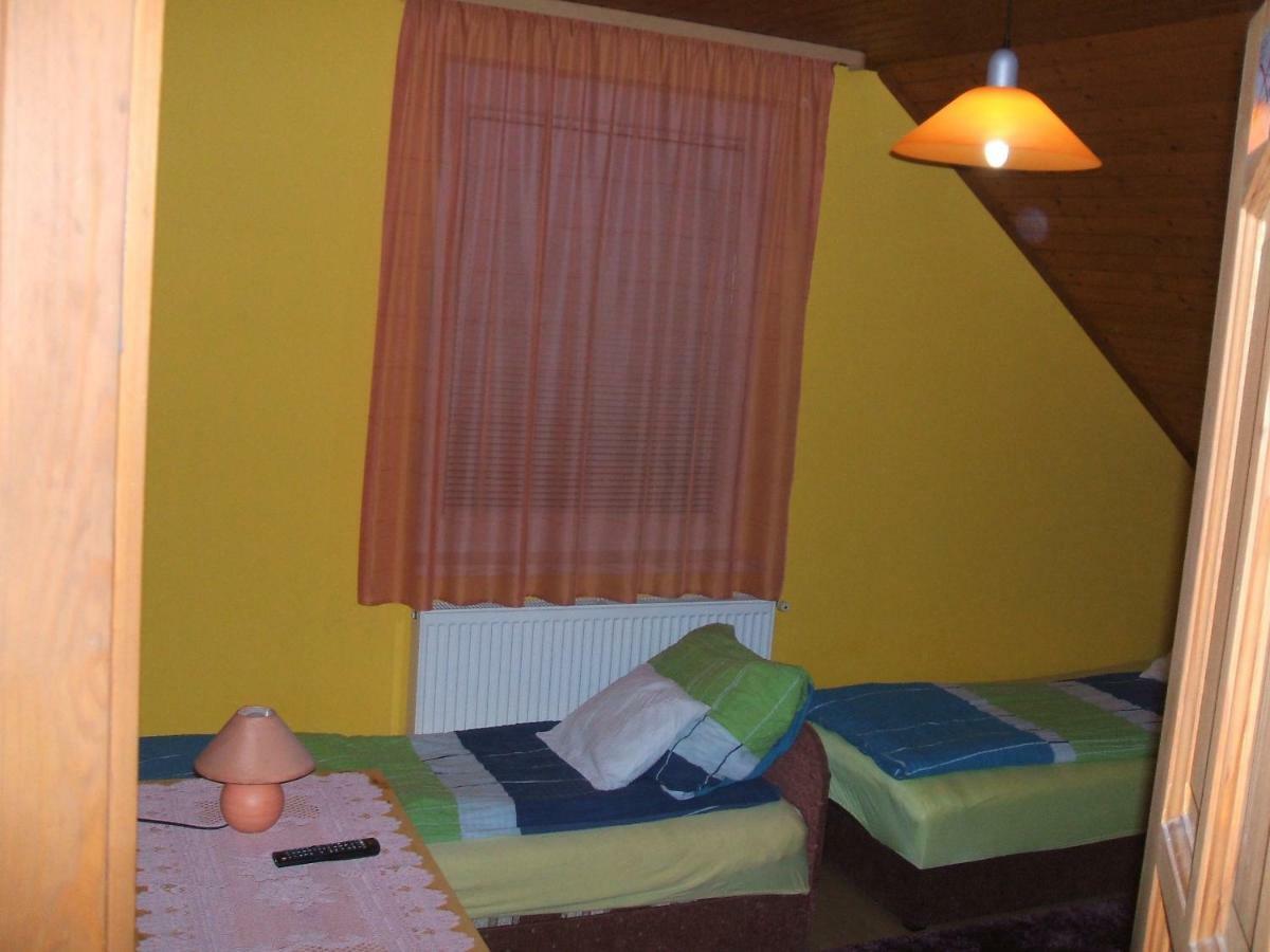 To Vendeghaz Hotel Debrecen Exterior photo
